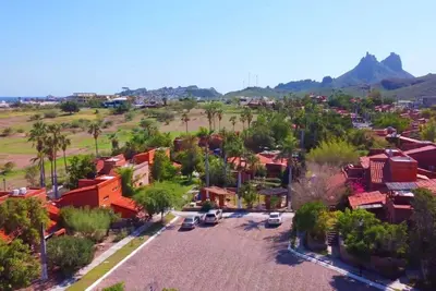 Image de Modern family-size condo in the center of San Carlos, Sonora.