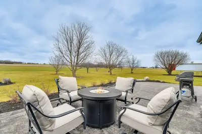 Image de Auburn Finger Lakes Farmhouse w/ Open Views!