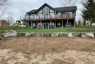 Image de The Lake House on Mantiouwabing Parry Sound\n\n