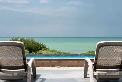 Image de Water Front property for large families. With all the amenities you need.