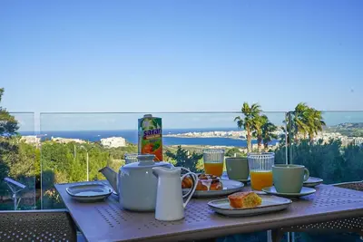 Image de A  brand new listing! Enjoying Fantastic views. Be our guest!