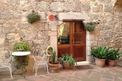 Image de Rural house in small village, with garden and community pool.