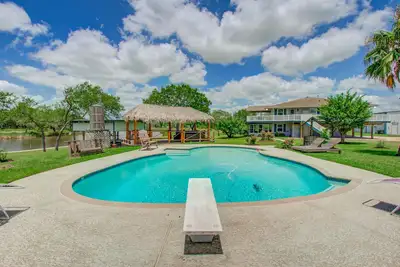 Image de River Front W/ Pool - Relax ~ Chocolate Bayou Ranch Home