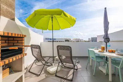 Image de Very good location, close to all amenities\nBig terrace with city and sea views