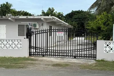 Image de 3Bdrm Home; located 5 mins away from Christiansted Town!