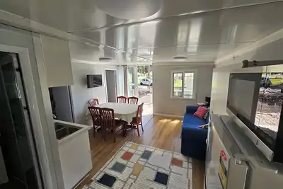 Image de Prosperity Lane! \nFamily, single or somewhere in between. All are welcome.