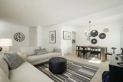 Image de DenverStays: 5br Stylish and Modern Home w/Garage, great for pets and families!