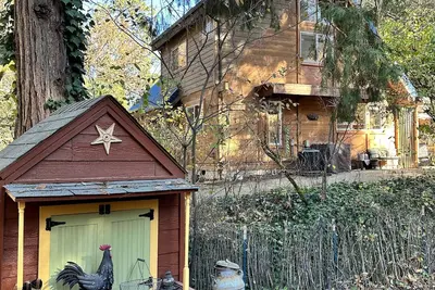 Image de Our one-of-a-kind woodland retreat is waiting for you at Donner Family Ranch.