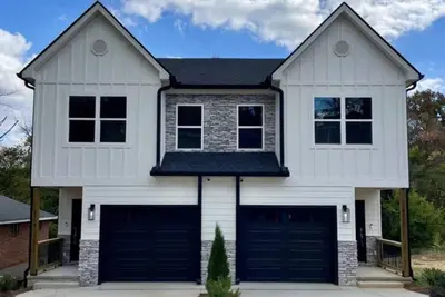 Image de Brand New Luxury Modern Home Downtown. Pet Friendly, Fenced Yard Fire Pit