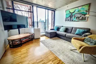 Image de Luxury 1br Gastown Condo | Water Views + Contactless Check-In