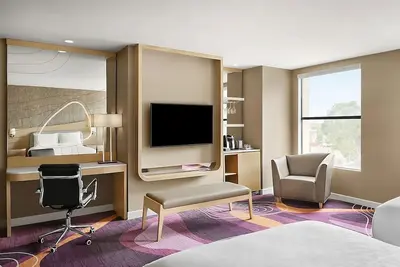 Image de Comfort & Convenience! Parking, Pets Allowed, Pool! Short drive to Downtown La!