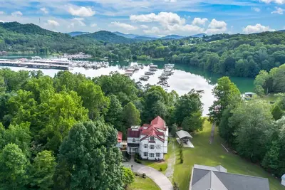 Image de Custom Norris Lake home in no-wake zone w/ hot tub & two kitchens - dog-friendly