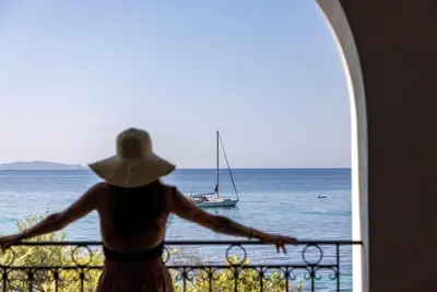 Image de Superbe Villa 6 chambres, pieds dans l'eau, piscine chauffée, vue mer