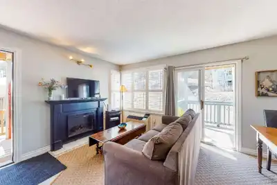 Image de Steps to the Hill 1 Bedroom|CraveTV|Pool|Hot Tub