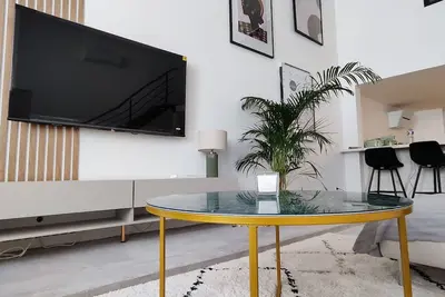 Image de Loft 120m2 with Ac & Sauna/Hammam