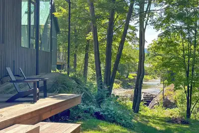 Image de Stunning Modern Retreat Overlooking The Mad River