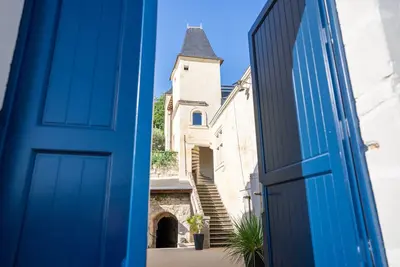 Ancienne Mairie-Ecole idéale pour Rdv Famille/Amis en bords de Loire, Saumur