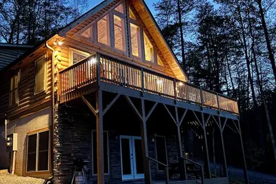 Image de New cabin with king size bedrooms, en suite bathrooms, smart Tv, decks & views.