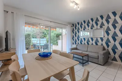 Image de Appartement T2 refait à neuf - 4 pers - Terrasse Ouest - Proche centre - Chiens Ok