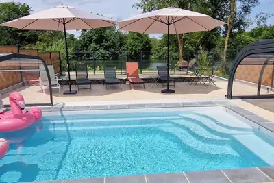 Image de Maison de charme en bord du Loir, 6-8 pers, proche Zoo de La Flèche, piscine à venir, parking inclus