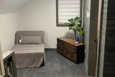 Image de Cozy remodelled house minutes away from hiking trails and Chaleur Bay