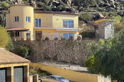 Image de Villa D'exception Avec vue Panoramique sur la Baie de Roses Immo365