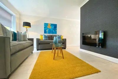 Image de Telford House - spacious semi-detached 3 bed house