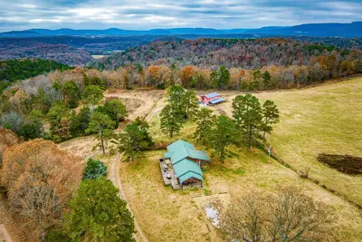 Image de Large family, 3-bedroom retreat nestled in the Ozarks. Pet Friendly!
