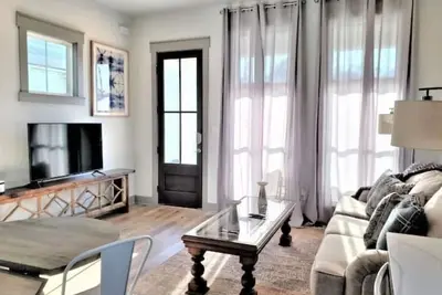 Image de Charming Getaway | 12 minutes to Beach