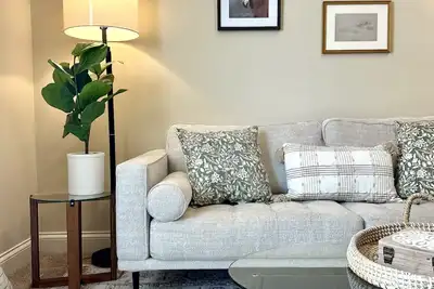 Image de New! 10 min to Horse Park & 20 min to the Ark! Dalton Derby House w/ King Bed