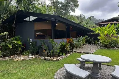 Image de Villas Bodhi Soul Unit #3 - Container Home - Saltwater Pool