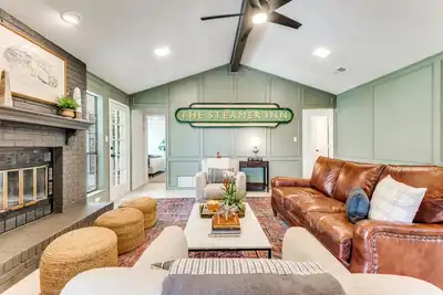 Image de Cozy Designer Family Home Arcade, Park, Tennis, Trails, Pickleball and King bed