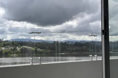 Image de Increible Vista al Lago! / Incredible Front View of the Lake!