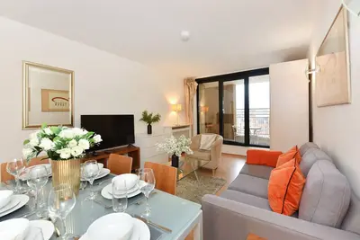 Image de Stunning Quiet South Kensington 2Bed 2Bath Balcony