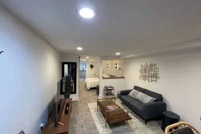 Beautiful Studio on the Park in the Heart of Mt. Adams