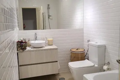 Image de Stylish 4 bedroom - 10 min walk to the beach