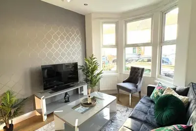 Image de Maison-Salle de bain privée-de Luxe-63 Belgrave avenue