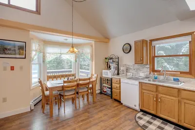 Image de Mountain view home with snowmobile access; Close to Bretton Woods