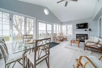 Image de Waterfront Chautauqua Lake Home w/ Stunning Views