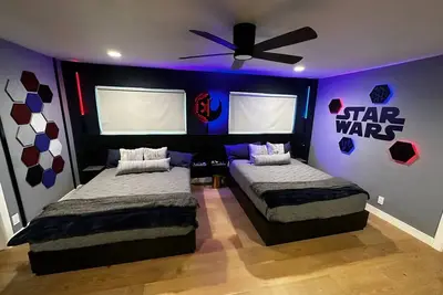 Image de Whimsical Guest House with Disney-themed Rooms, Pool & Spa