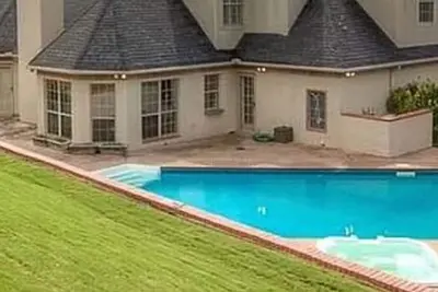 Image de Just Like Home #14: Spacious Norman Abode with Private Pool & Billiards