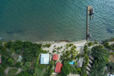 Beachfront 2br House on the Beach & Central Loc.