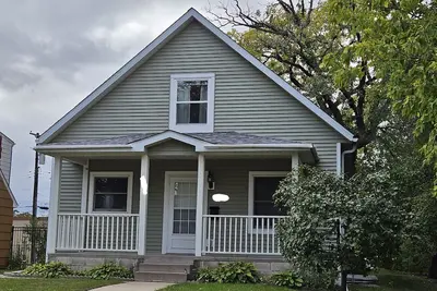 Image de Newly renovated home in great location.