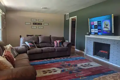 Image de Bohemian Bungalow + Game Room + Large Yard + Boat Parking