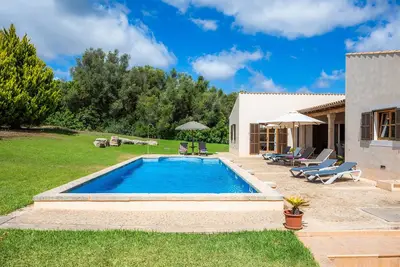 Image de Maison de campagne \"Can Xerpeta\" avec vue sur les montagnes, piscine privée et Wi-Fi