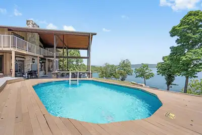 Image de Table Rock Lake Access, Pvt Outdoor Pool, Pvt Hot Tub, $400 of Daily Tickets, Panoramic Views