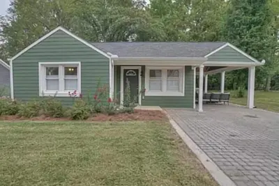 Image de Cozy bungalow in the heart of Murfreesboro. Pet friendly.