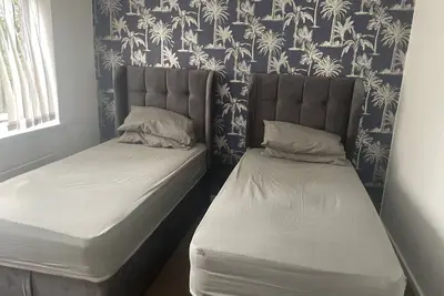 Image de 4 Bedroom House - Sleeps 6 - Garden, Bbq, Parking