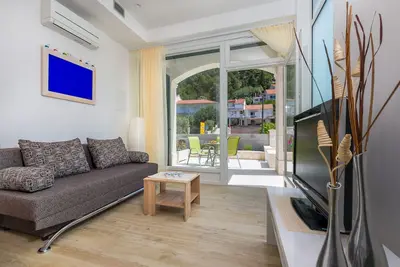 Image de Appartement d'une chambre avec la terrasse Hvar (A-22502-a)