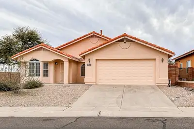 Image de Modern Home w/ Patio & Mtn Views, Golf Nearby - 9 Mi to Tucson